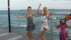 Танцуваме на плажа ~ Танци в в Слънчев бряг морето - Videoclip.bg