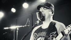 KAD LJUBAV ZAKASNI - ROCK KO FOL (LIVE Novi Sad  Nacionalna Klasa) - Videoclip.bg