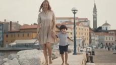 Tarapana Band - Oprosti mi majko (Official video) - Videoclip.bg