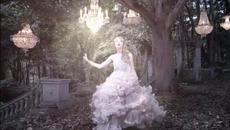 Красивата Емануелла в Цветове и Музика ~ Emmanuelle - Videoclip.bg