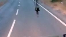 Автобуса е на път а слънцето изгрява вече - Videoclip.bg