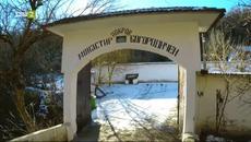 Утре е 1 октомври 2020 г. -  Покров Богородичен ..вижте Свищовския манастир - Videoclip.bg