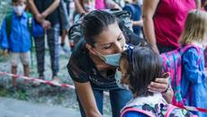 Учениците в Гърция на протест за повече мерки срещу COVID-19 - Videoclip.bg