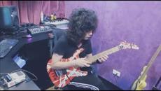 EDDIE VAN HALEN - ERUPTION ( LeeQ Cover ) - Videoclip.bg