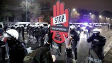 "Франс прес" Протести в столицата на Полша срещу почти пълната забрана за аборти - Videoclip.bg