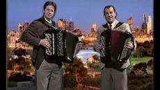 "Užičko Kolo" Branimir Đokić i Zoran Rakočević - kompozitor (Milija Spasojević) - Videoclip.bg