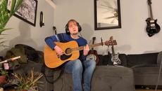 Apples & oranges - John Anglin - Videoclip.bg