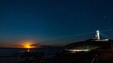 Moonrise and moonset 4 - Videoclip.bg