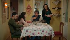 Братята ми !!! Orhan, Şengül'ün çocuklardan para aldığını öğreniyor! - Kardeşlerim 10 - Videoclip.bg