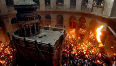 Храмът "Възкресение Христово" в Йерусалим 2021 - Live Holy Light at Jerusalem - Videoclip.bg