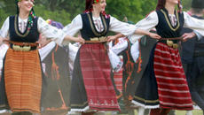 Празнуваме 'Бабин ден' 2021 г.- Фолклорен ансамбъл 'Тунджа' - гр. Ямбол, - Videoclip.bg