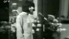 „L'amour est bleu“ – Βίκυ Λέανδρος - Videoclip.bg