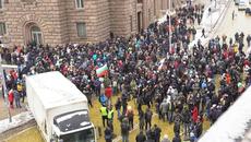 Ресторантьори на протест пред Министерския съвет (ВИДЕО) - Videoclip.bg