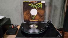 [TWISTA 016A] Lucid - I Can't Help Myself (Re-Con Remix) [2009] - Videoclip.bg