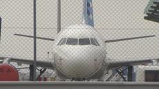 Пасажер атакува пилотска кабина, и приземиха самолет "Ер Франс" Париж - Делхи на Летище София - Videoclip.bg