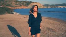Elli Kokkinou - Κρατάει Χρόνια | Official Visualiser - Videoclip.bg