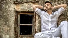 Σακελλάρης - Φυσάει πολύ - духа силно - Videoclip.bg