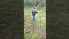 БОРИСЛАВ БОРИСОВ - НА СВАТБА МЕ КАНЯТ (НА ЖИВО)-ХЪЛМ БУНАРДЖИК - Videoclip.bg