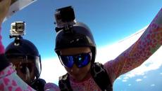 U2 – Iris (Hold Me Close) - Videoclip.bg