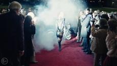 Подвизите на Круела де Вил, ~ Cruella (2021) злодеят ... И Круела Невероятната - Videoclip.bg