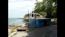 Изоставен соц кораб ''Комета'' - парк Аспарухово - Videoclip.bg