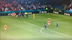 Кристиан Ериксен контузия пълен инцидент Мач от сърдечен удар Дания срещу Финландия бе отменен - Videoclip.bg