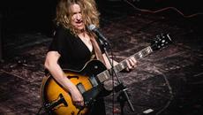 Lisa Mills - Tell Mama - Remastered HD - Превод - Videoclip.bg