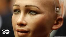 Запознайте се с София - Възход на машините!!! Тя е първият в света робот получил гражданство като човек - Videoclip.bg