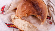 Вече няма да купувате хляб! Изпичаме Без фурна! Невероятно добре! - Videoclip.bg