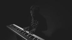 CKay - Love Nwantiti (Acoustic Version) - Videoclip.bg