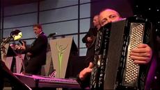 Strato Vani - Kazachok - Videoclip.bg