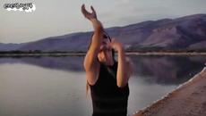 Θάνος Πετρέλης - Μεσάνυχτα Και Κάτι - полунощ и нещо - Videoclip.bg