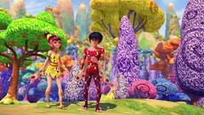 [С02.Е18] Миа и аз - Облак от цветен прашец - Videoclip.bg