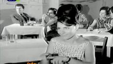 „Τα ματόκλαδά σου λάμπουν“ – Γρηγόρης Μπιθικώτσης - Videoclip.bg