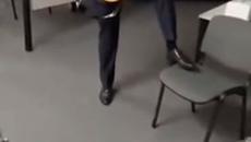 Президентът Румен Радев пее и свири на китара - Videoclip.bg