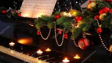 Kоледна песен на едно пиано , осем ръце и поне седем камери - Videoclip.bg