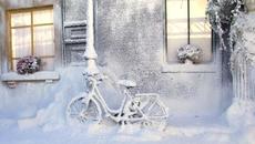 Сняг затруднява движението по Подбалканския път - Videoclip.bg