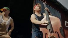 Born To Be Wild + Thunderstruck with Madventures (LIVE) - Videoclip.bg