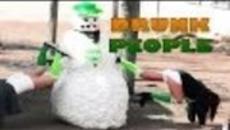 Какво е Ден на свети Патрик ! Prank Scaring Drunk People - St Patrick's Day - Videoclip.bg