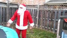 Дийма и Сали помагат на Дядо Коледа да намери липсващите играчки - Videoclip.bg