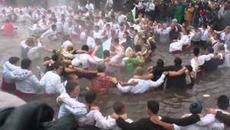 6 януари 2022 - БОГОЯВЛЕНИЕ МЪЖКО ХОРО~ ЙОРДАНОВДЕН - Йордановден в България - Videoclip.bg