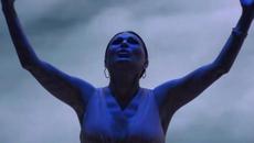 Ceca - Isuse • Novogodisnji program (RTV Pink 2022) - Videoclip.bg