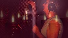 Анатолий Кулагин   -   НЕ СТРЕЛЯЙТЕ, НЕ НАДО - Videoclip.bg