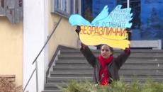 Тя е Рускинята Анна и е против войната - Рускиня протестира срещу Путин в София - Videoclip.bg