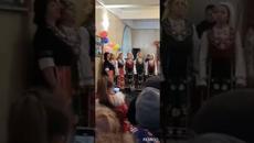 БОРИСЛАВ БОРИСОВ И СВС "МЛАДЕЖКИ СЪРЦА" - МАРИ, МОМИЦЕ КАМАТНА - Videoclip.bg