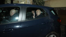 Задържаха Бойко Борисов и членове на ГЕРБ при полицейска операция, активисти протестираха в Банкя - Videoclip.bg