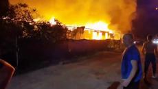 Local Residents Film Blaze at the Sintez Pharmaceutical Plant in Kurgan, Russia - Videoclip.bg
