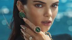 Нощта навън в небесно синьо - Night Out top models Messika Paris Brand - Videoclip.bg