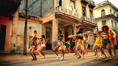 Хит за лято 2015 Gulsen - Bangir, Bangir bg субтитри - Videoclip.bg