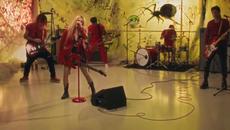 Avril Lavigne - Bite Me (The Tonight Show Starring Jimmy Fallon) - Videoclip.bg